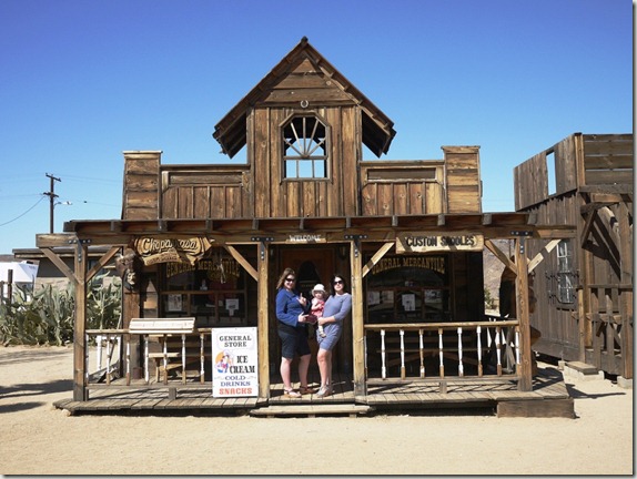pioneertown-ca (7) pioneertown-ca (7)